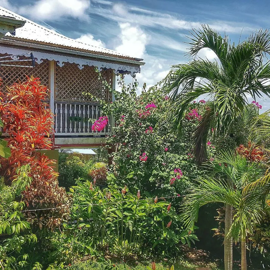 Apartament Studio Bwa Banbou Dans Villa Fleurs Des Iles Le Vauclin